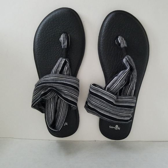 sanuk size 10